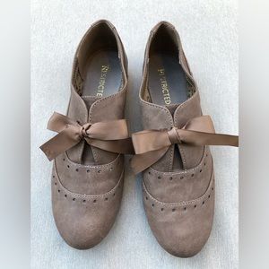 Brand New Restricted Ribbon Tie Oxford